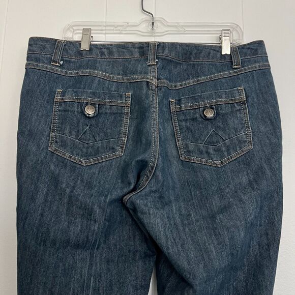 One 5 One Authentic Denim Dark Wash Blue Mid-Rise Bootcut Capri Jeans 14 - Picture 4 of 6